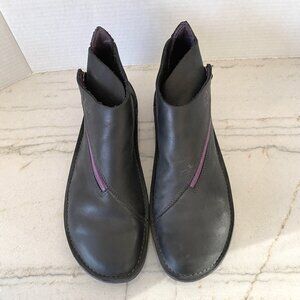 Loints of Holland Ankle Boot Black with Purple Zip Sz 40